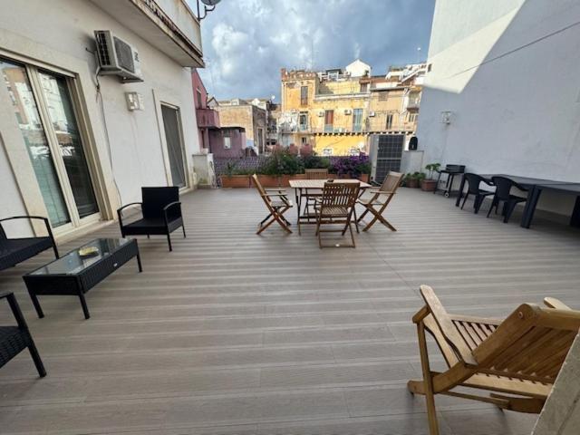 Suite Con Terrazza In Centro Storico Катанія Екстер'єр фото
