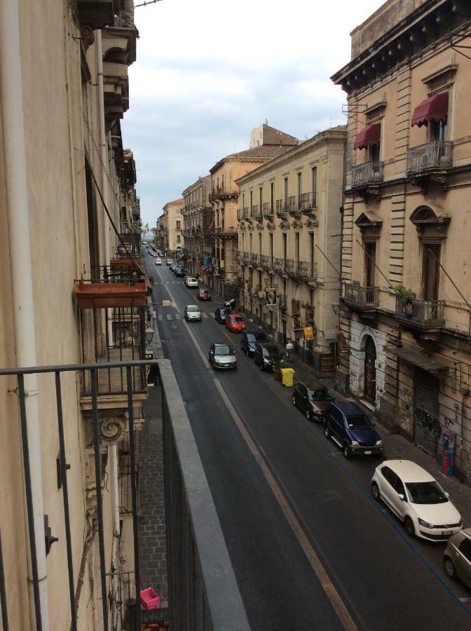 Suite Con Terrazza In Centro Storico Катанія Екстер'єр фото