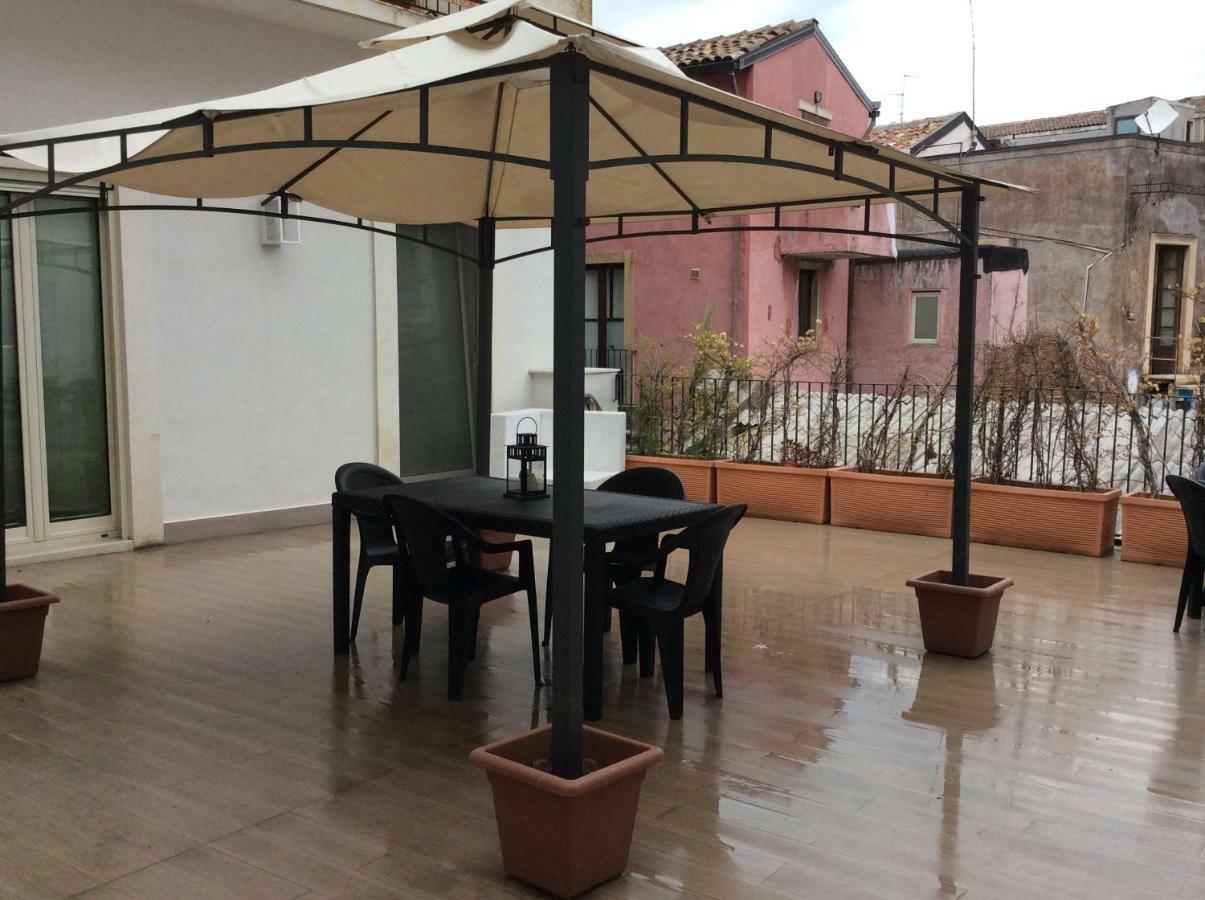Suite Con Terrazza In Centro Storico Катанія Екстер'єр фото