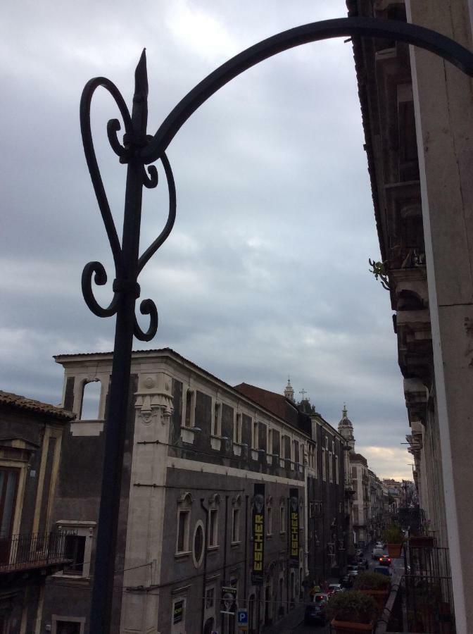 Suite Con Terrazza In Centro Storico Катанія Екстер'єр фото
