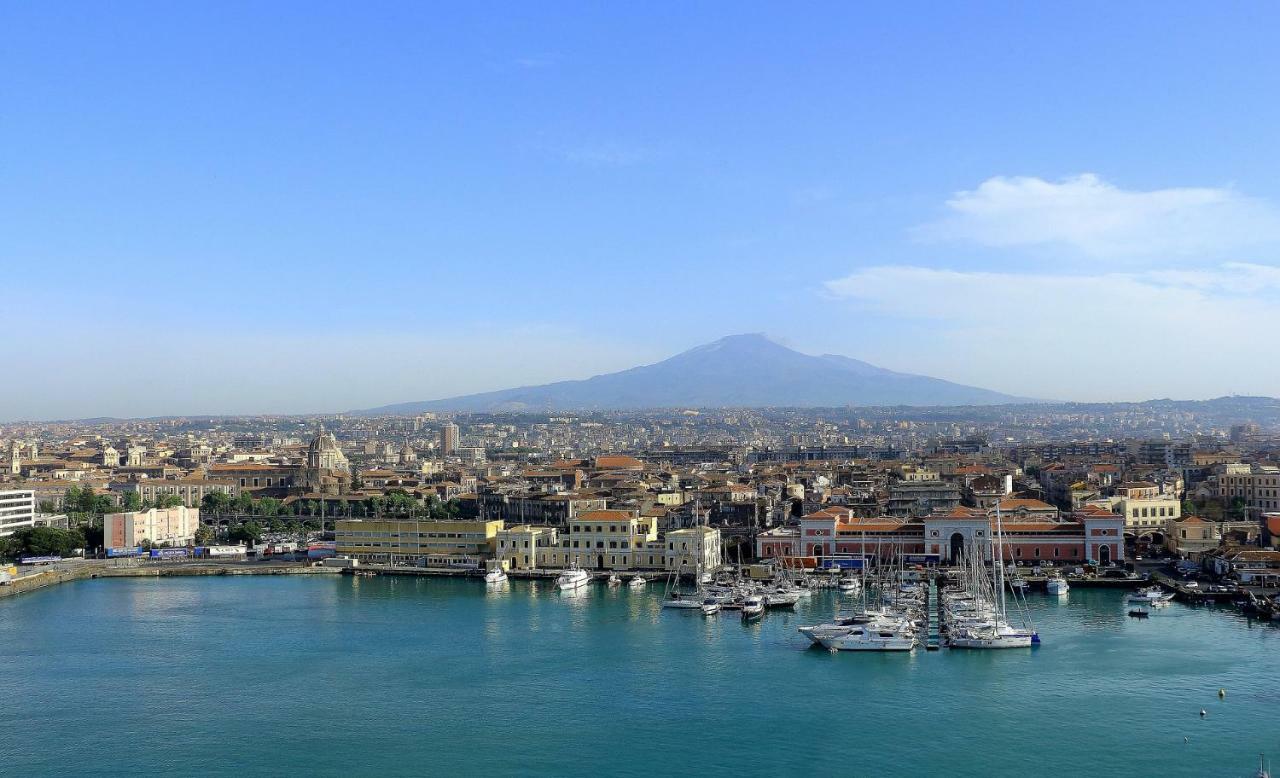 Suite Con Terrazza In Centro Storico Катанія Екстер'єр фото