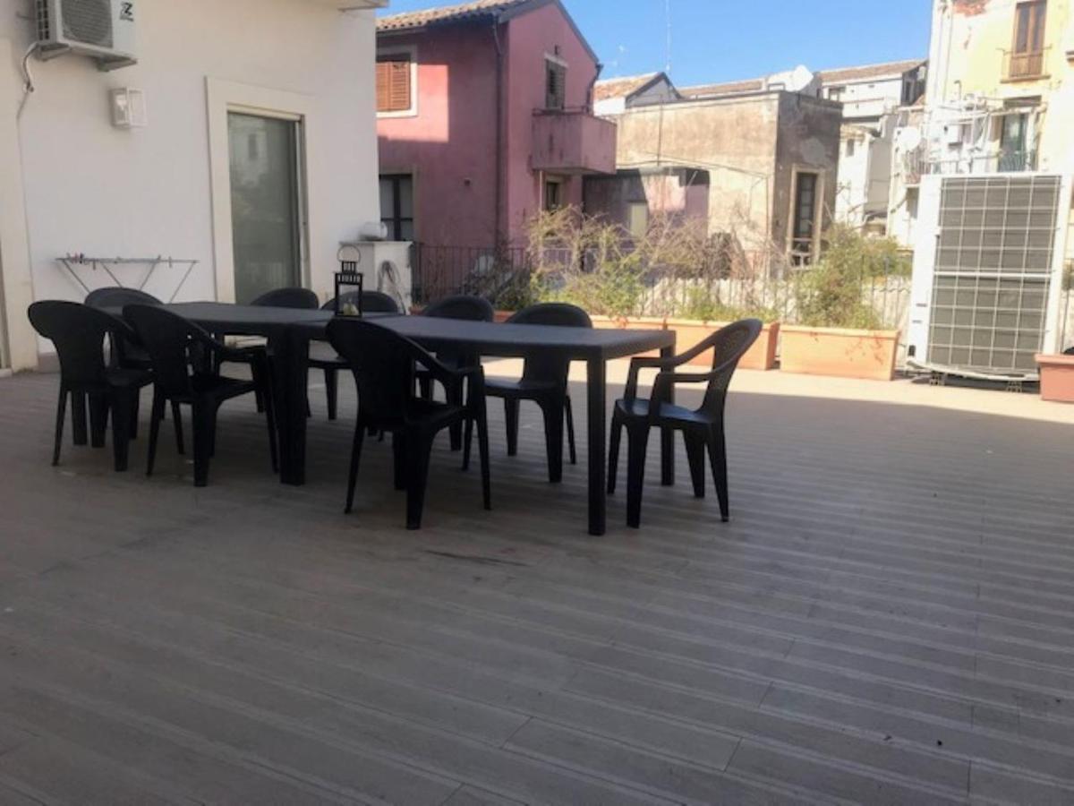Suite Con Terrazza In Centro Storico Катанія Екстер'єр фото
